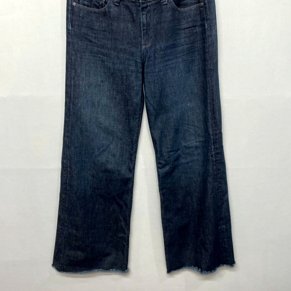 Floral Green Blouse with Dark Jeans - Picture 14 of 14